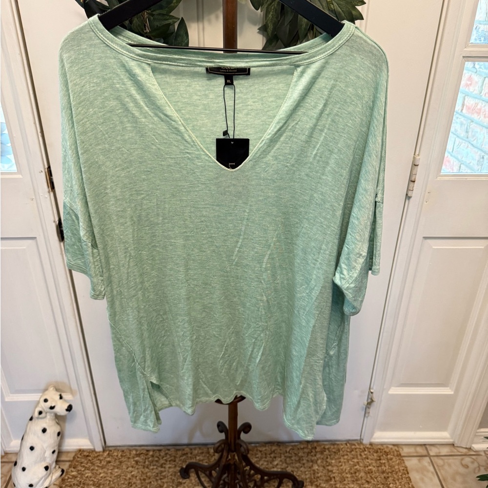 NWT L & B Lucky & Blessed Soft V Neck Tee T Shirt SS XL